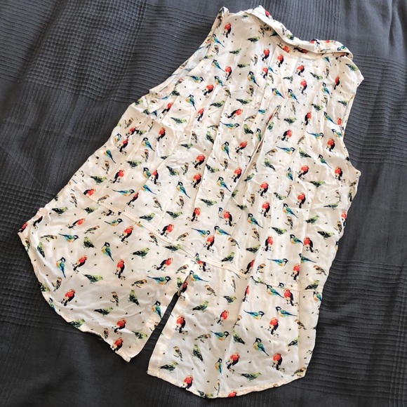 Cute birdie button up - Picture 3 of 3